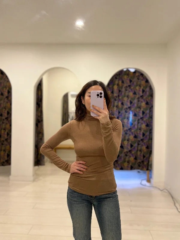 VIVIAN Basic turtleneck top