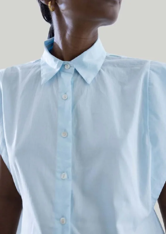 The Perfect Summer Button Down in Blue